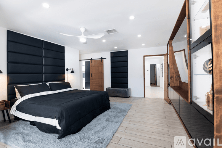 Los Angeles House: 18328 Bessemer St