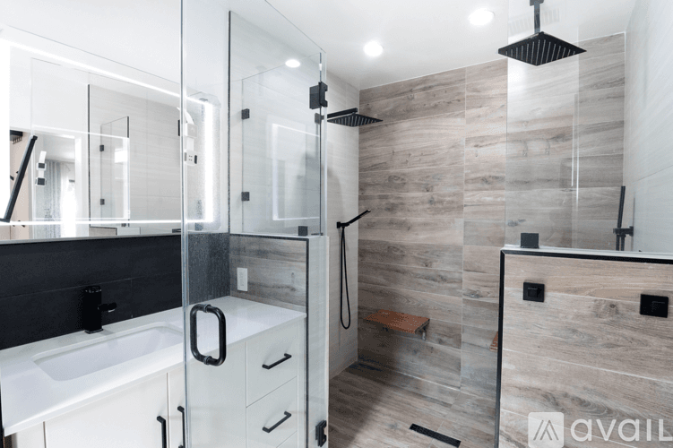 Los Angeles House: 18328 Bessemer St