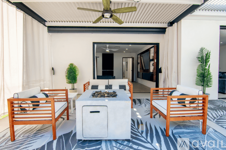 Los Angeles House: 18328 Bessemer St