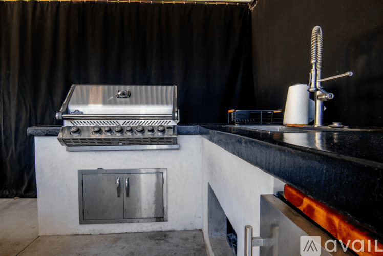 Los Angeles House: 18328 Bessemer St
