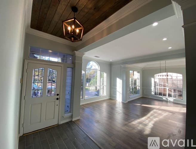 Arlington House: 2409 North Hunter Place Lane