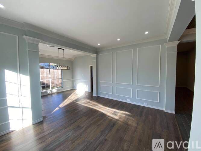 Arlington House: 2409 North Hunter Place Lane