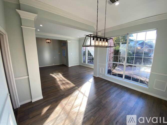 Arlington House: 2409 North Hunter Place Lane