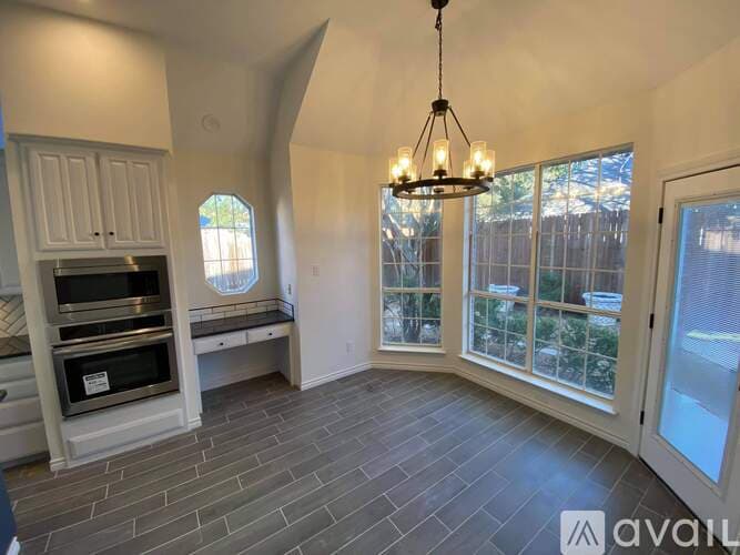 Arlington House: 2409 North Hunter Place Lane