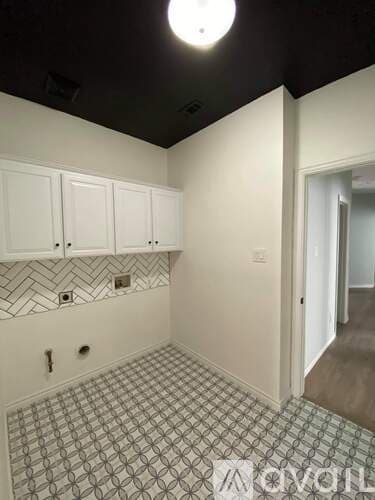 Arlington House: 2409 North Hunter Place Lane