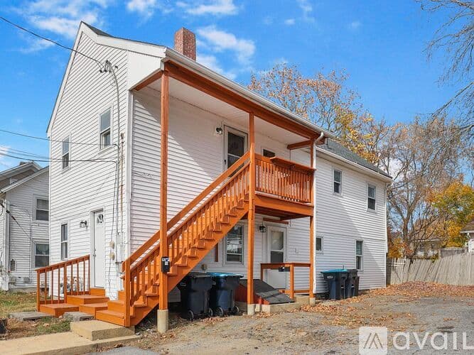 Putnam Apartment: 45 Battey Street