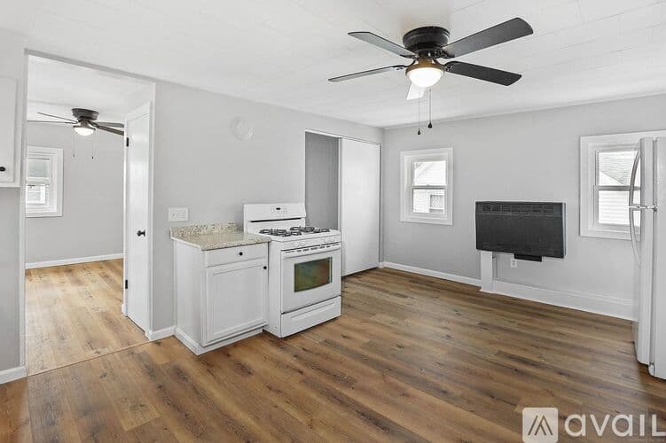 Putnam Apartment: 45 Battey Street