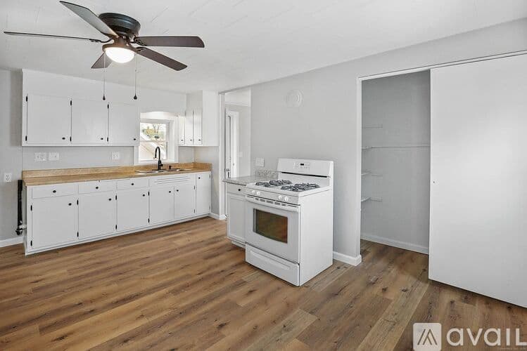 Putnam Apartment: 45 Battey Street