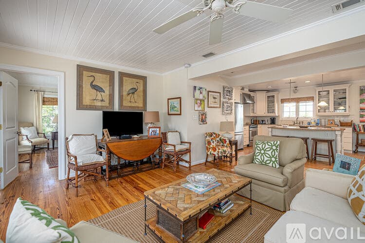 Tybee Island House: 1701 Chatham Ave