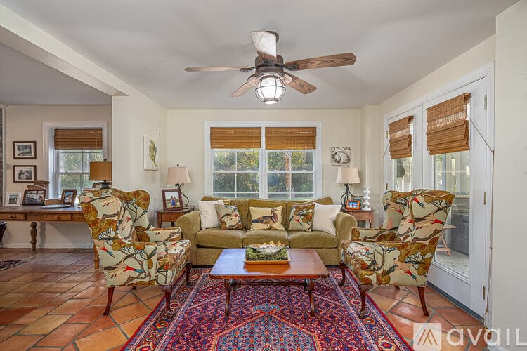 Tybee Island House: 1701 Chatham Ave