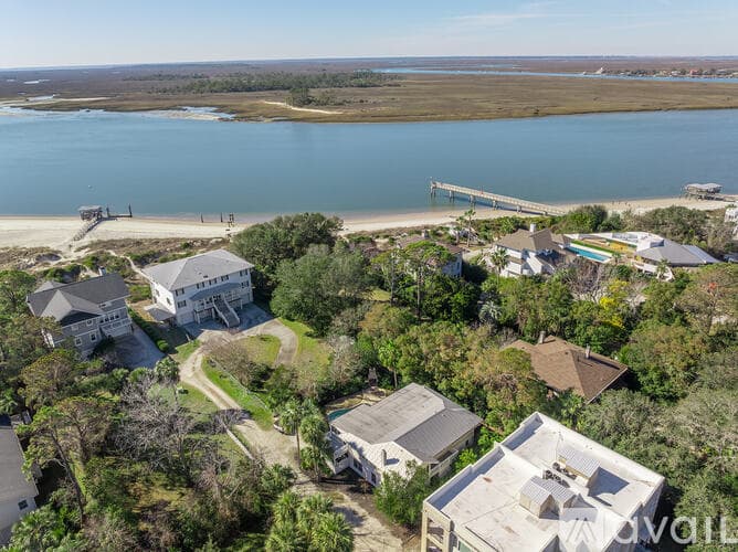 Tybee Island House: 1701 Chatham Ave