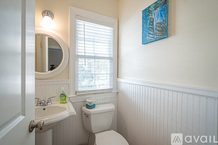 Tybee Island House: 1701 Chatham Ave