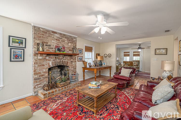 Tybee Island House: 1701 Chatham Ave