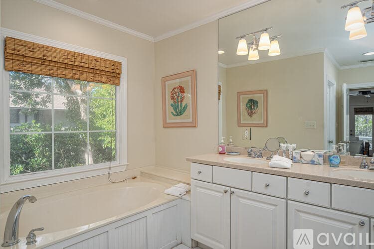 Tybee Island House: 1701 Chatham Ave