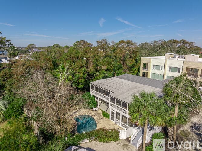 Tybee Island House: 1701 Chatham Ave