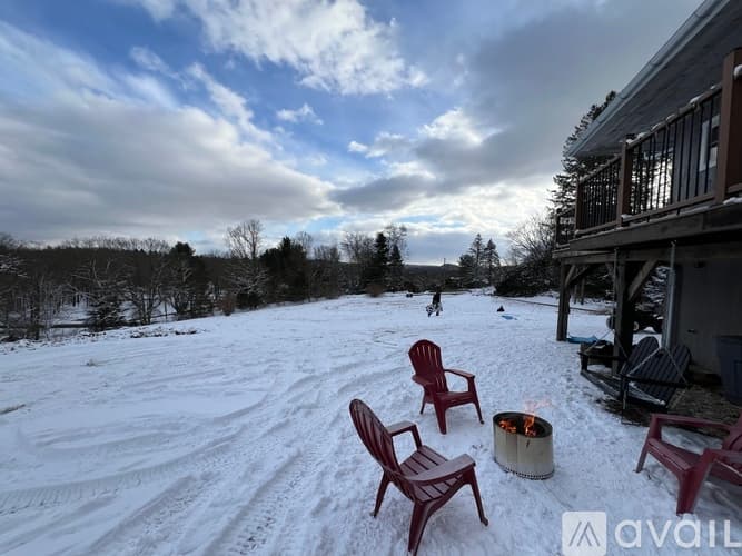 Litchfield House: 120 Looking Glass Hill Road