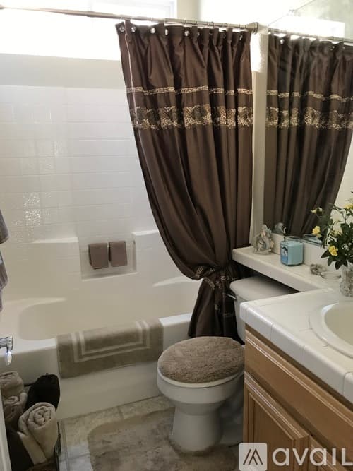 Lake Elsinore Apartment: Kimberly Ct