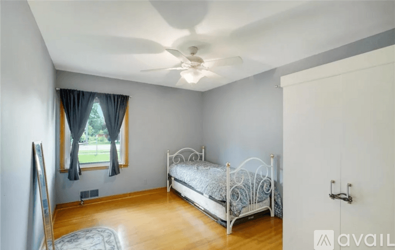 Wayzata House: 16100 Gleason Lake Road