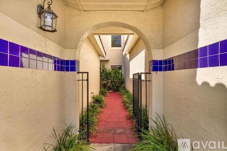 Tampa Condo: 10416 Saint Tropez Place