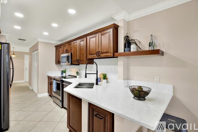 Tampa Condo: 10416 Saint Tropez Place