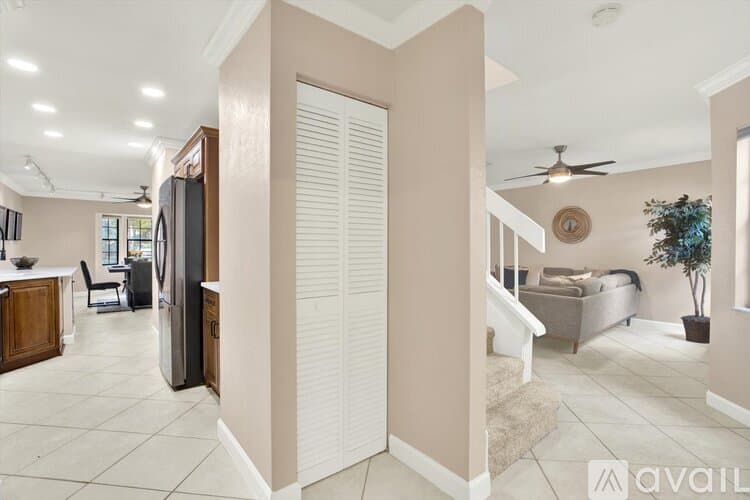 Tampa Condo: 10416 Saint Tropez Place