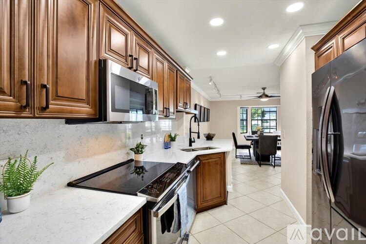 Tampa Condo: 10416 Saint Tropez Place