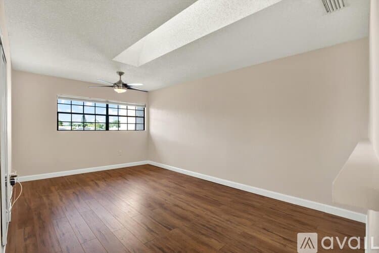 Tampa Condo: 10416 Saint Tropez Place