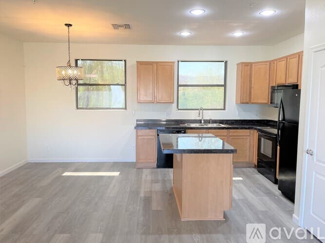 Phoenix Apartment: 112 W Milada Dr