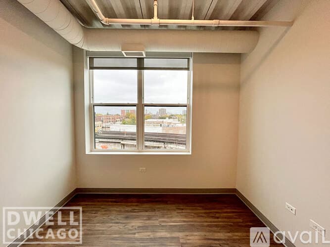Chicago Apartment: 949 W Dakin St