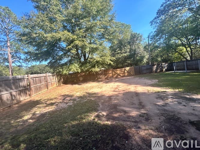Albany House: 1421 Edgerly Ave