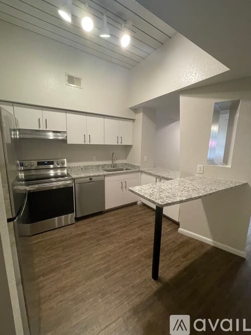 Tampa Apartment: 2411 W Horatio St