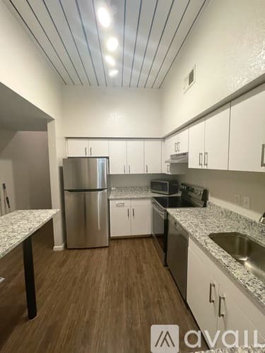 Tampa Apartment: 2411 W Horatio St