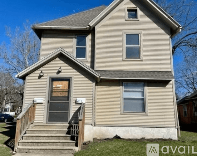 Beloit Townhome: Bluff St