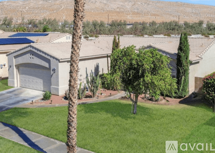 Cathedral City House: 27766 Tangelo St