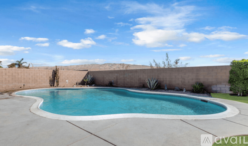 Cathedral City House: 27766 Tangelo St
