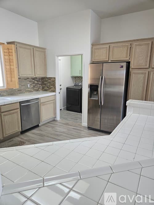Cathedral City House: 27766 Tangelo St