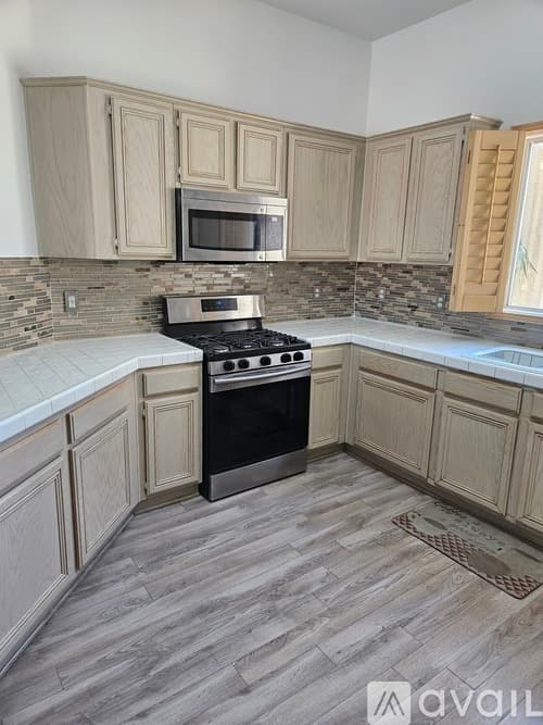 Cathedral City House: 27766 Tangelo St