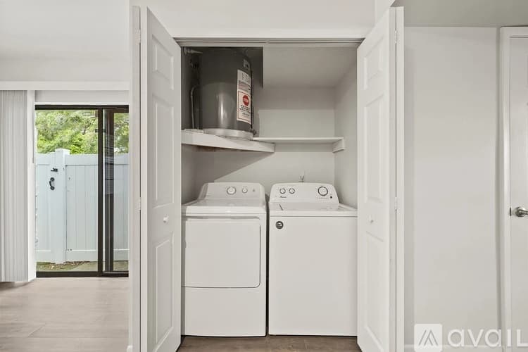 Tampa Apartment: 504 S Albany Ave
