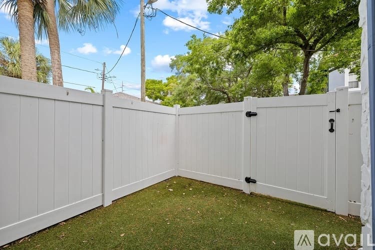 Tampa Apartment: 504 S Albany Ave