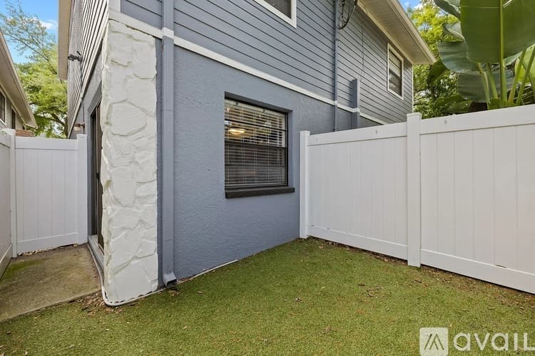 Tampa Apartment: 504 S Albany Ave