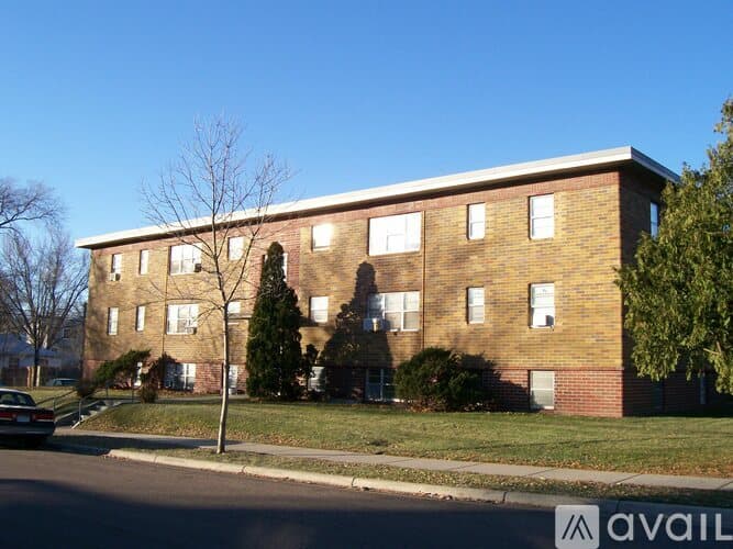 Anoka Apartment: 550 Madison Street