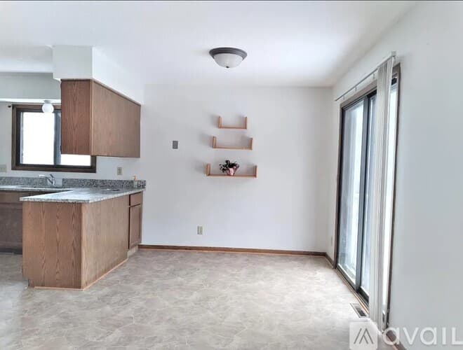 Eden Prairie House: 12333 Travois Rd