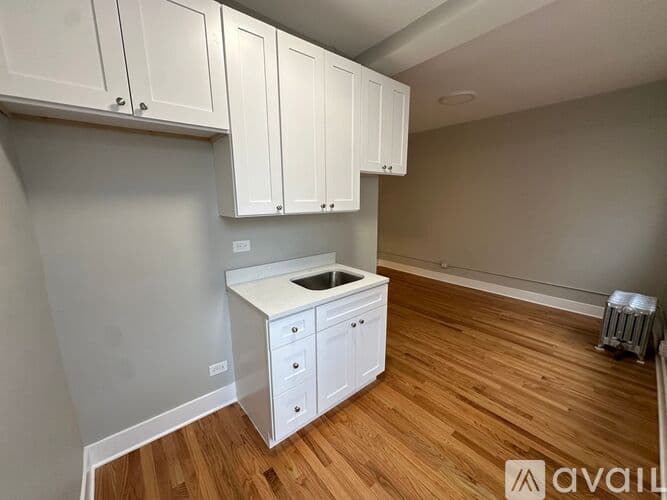 Chicago Apartment: 4902 N St Louis Ave
