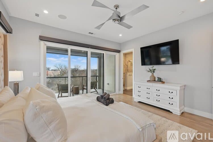 Flower Mound Townhome: 428 Northwood Dr