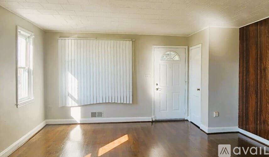 Dundalk House: 1981 Guy Way