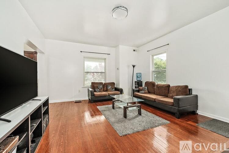Quincy Apartment: 72 Standish Ave