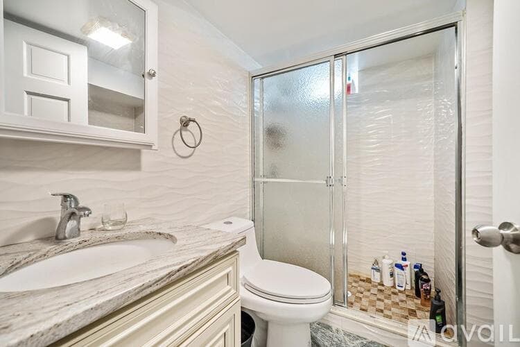 Quincy Apartment: 72 Standish Ave