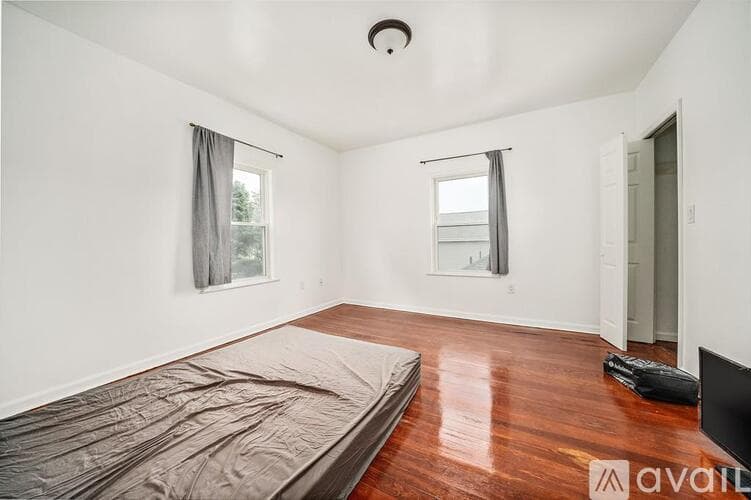 Quincy Apartment: 72 Standish Ave