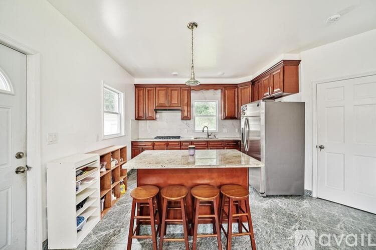 Quincy Apartment: 72 Standish Ave