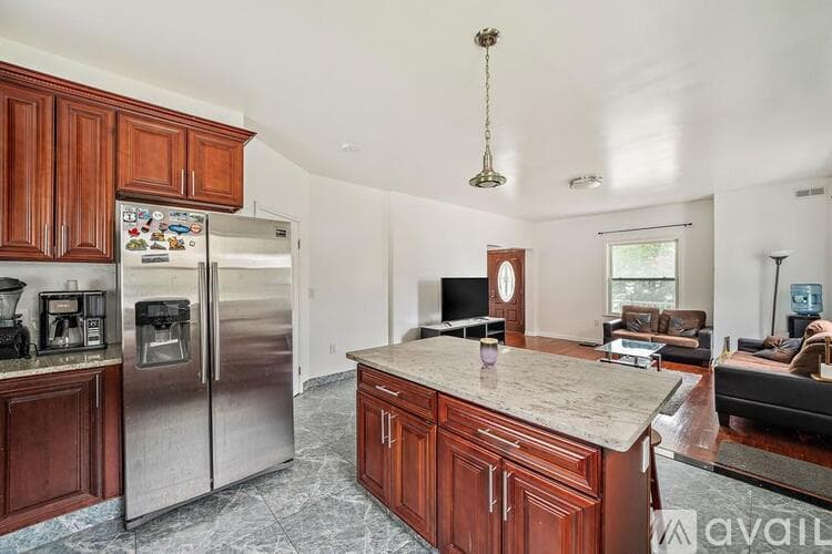 Quincy Apartment: 72 Standish Ave